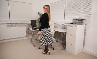 Siobhan Graves Office Striptease