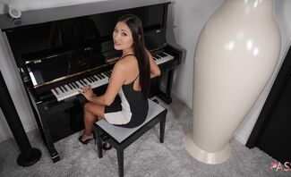 Pecho de Piano en Quito Featuring Cristina Miller
