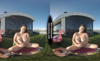 Vanessa Klein Jilling With Some Big Dildos For Deep Penetration Rooftop Bubble Sunbathing