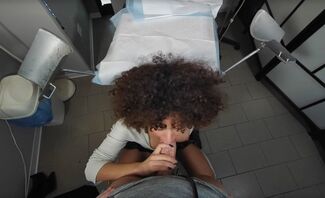 Doctor, please! Featuring Beatrice Segreti