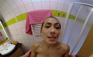 287 – Veronica Leal – Shower